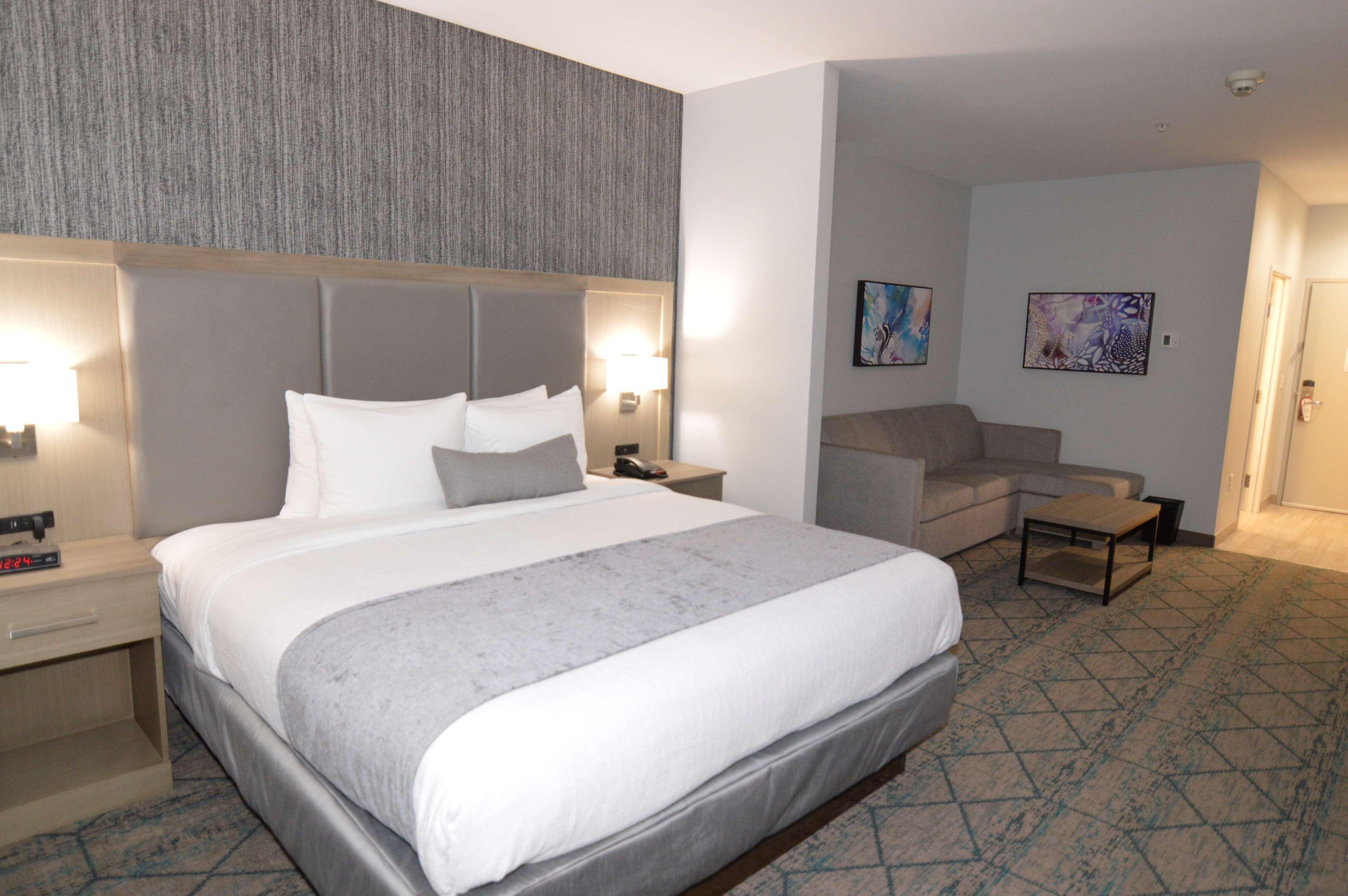 Best Western Plus Executive Residency Oklahoma City I-35 Exterior photo